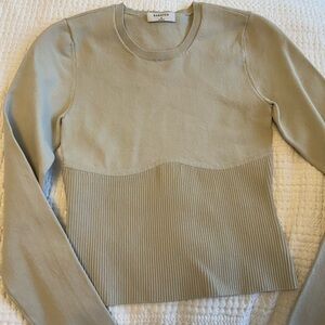 Babaton Aritzia Sculpt sweater NWOT